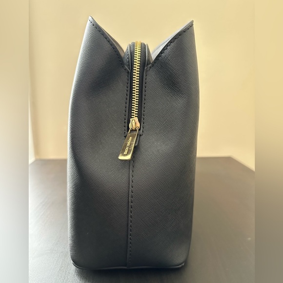 Michael Kors Savannah Mid Tote - Picture 3 of 11